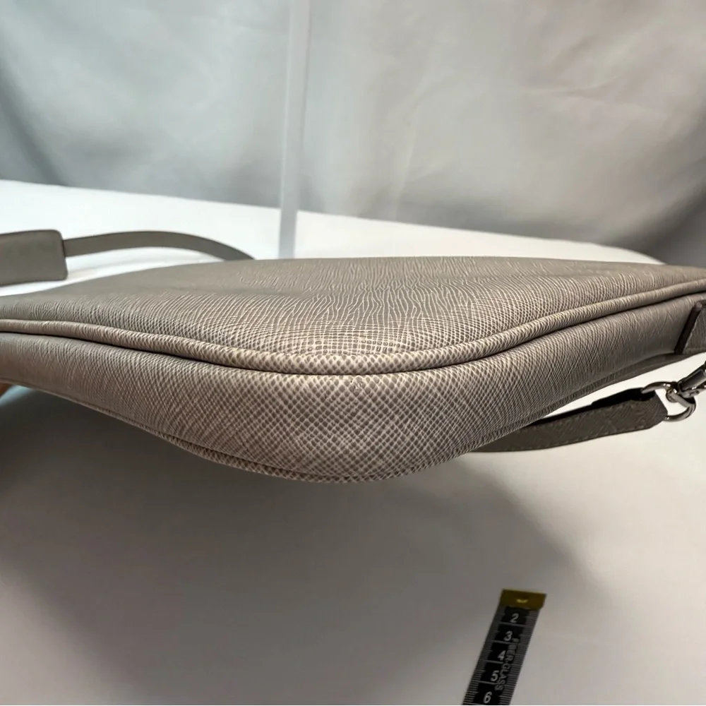 Michael Kors Laptop Bag in Gray EUC Men's or Women’s.